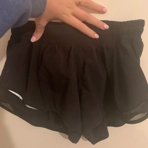 Lulu lemon athletica. Hotty hot shorts LR 2.5.
